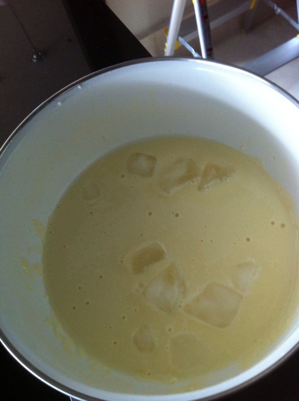 Add ... 2:1  flour:water mix well then add ice mix again cold tempura batter help them rise better  u want them to be thick but still runny not a paste but thick enough to coat  the prawn