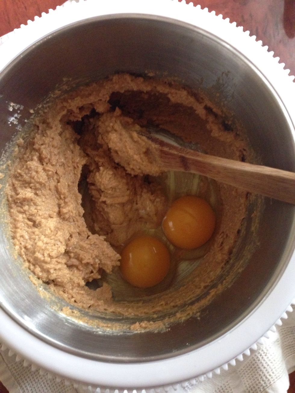 Add 2 eggs and 1tsp vanilla