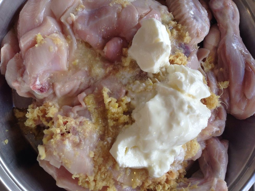 Add 2 to 3 table spoons of plain yougurt. Depending on how much gravy you want