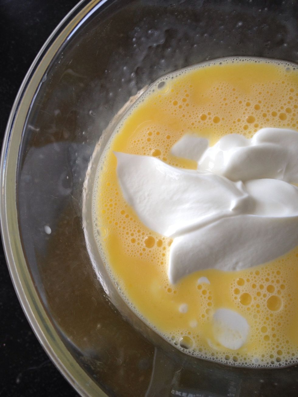 Add 200 g Greek yogurt,