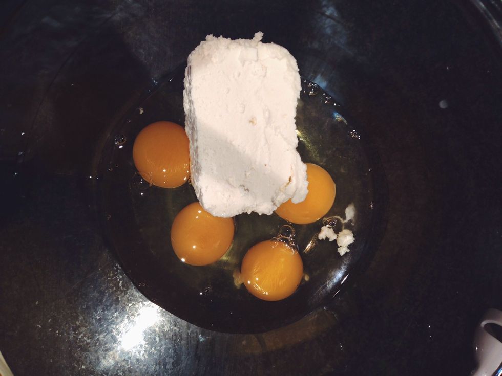 Add 200gram of ricotta or cottage cheese. (I personally prefer more cottage cheese)