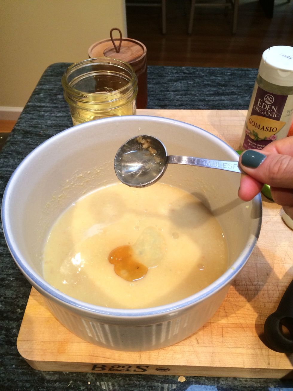 Add 3 tablespoons of vegetable oil.