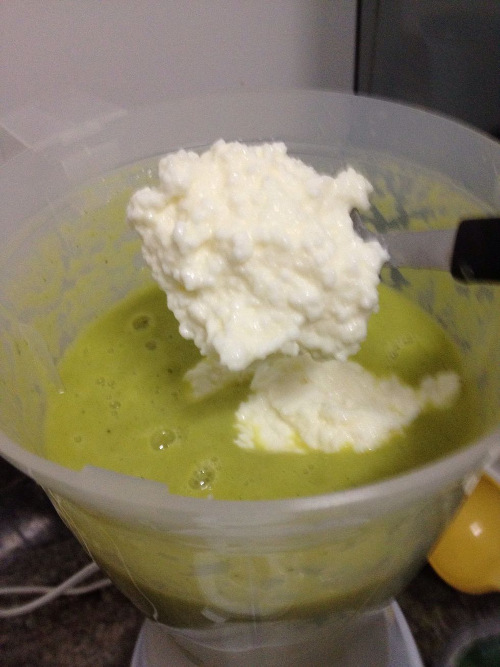 add 3 teaspoons of cottage cheese and blend it all together. correct salt and pepper before blending the soup for the last time.