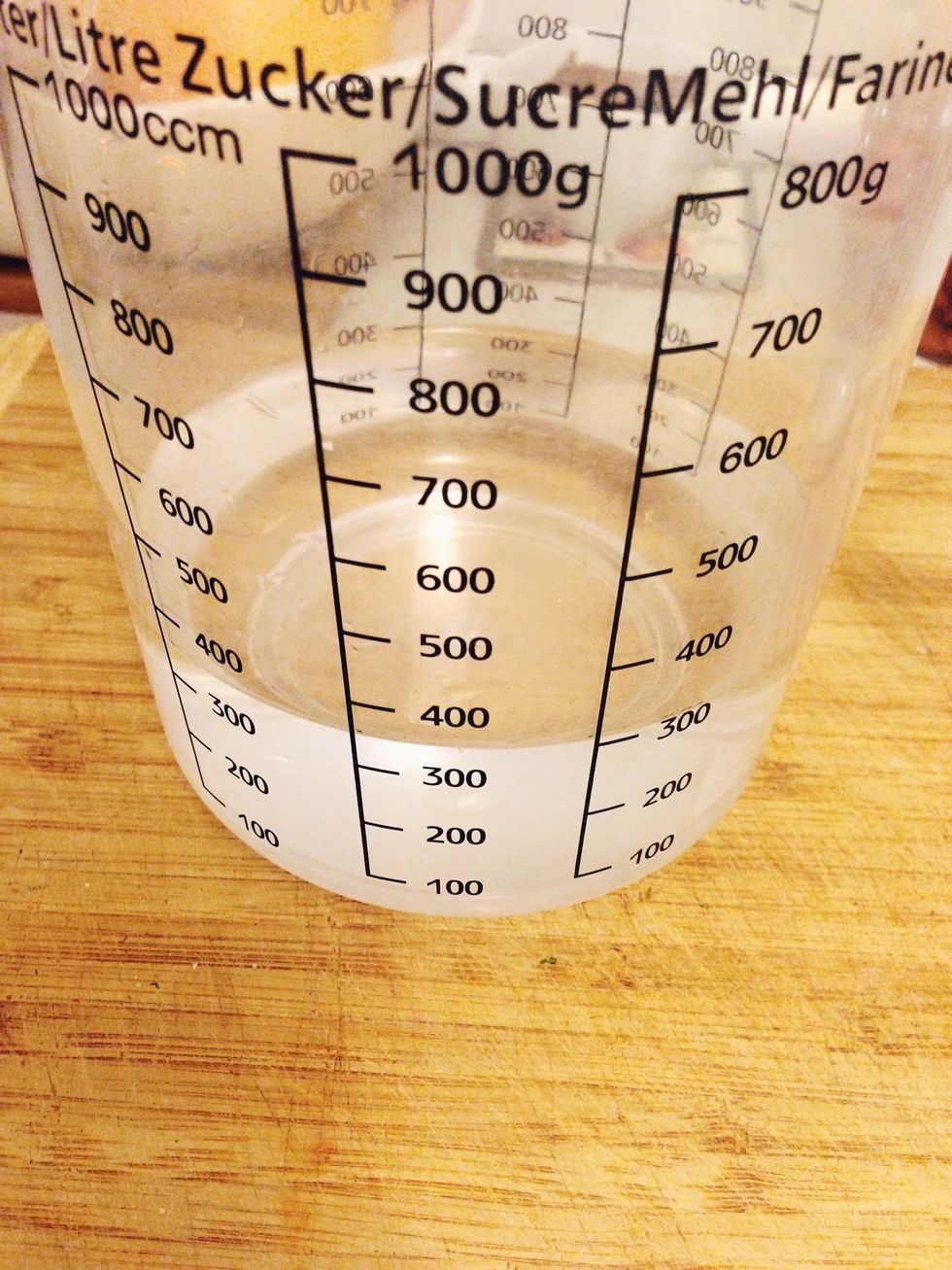 Add 350ml water to the slightly blended soaked raw almonds