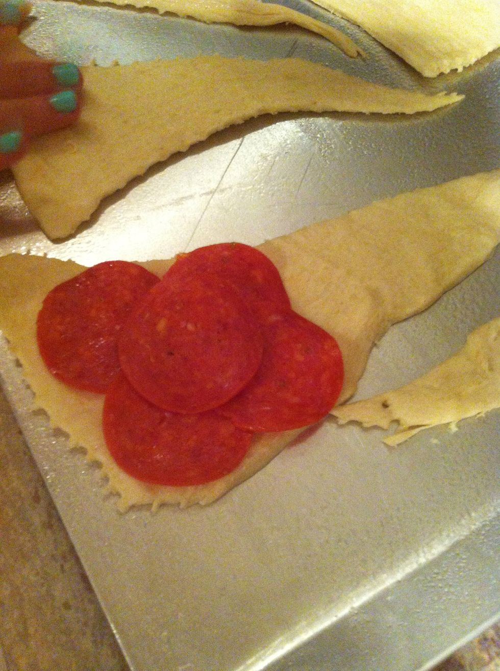 Add 5 pepperoni to cressonts