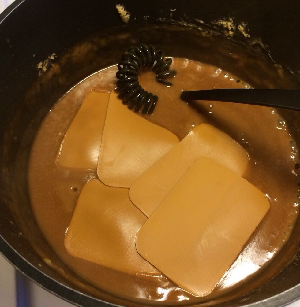 Add 5 slices, and stirr until it i melted.