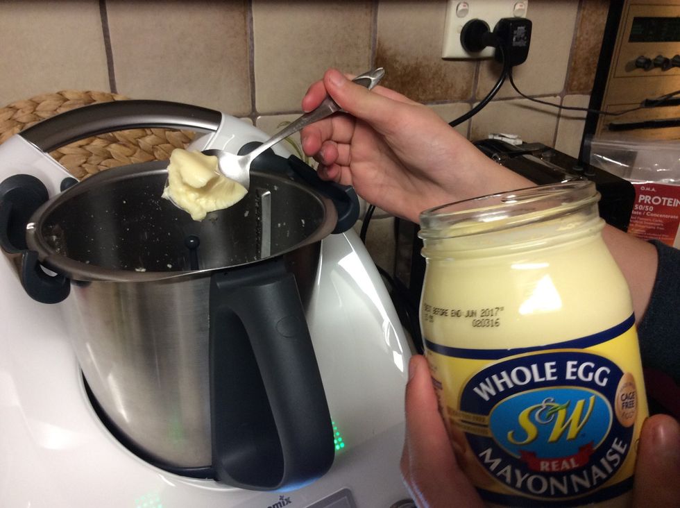 Add 50g of mayonnaise