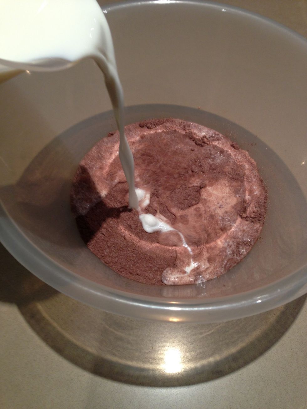 Add 650ml of cold full cream milk