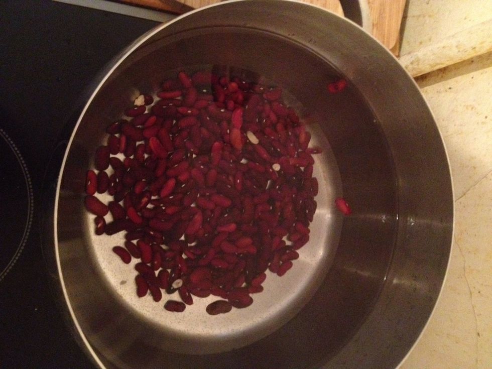 Add a cup of kidney beans to the water