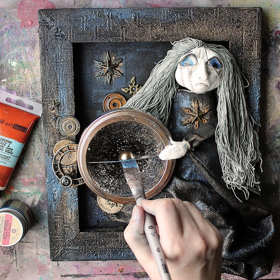 Add a different color and different kind of shine using a custom paint out of Soft Gloss Gel and Mica Powder. Just choose the color you like and mix in to the Soft Gloss Gel.