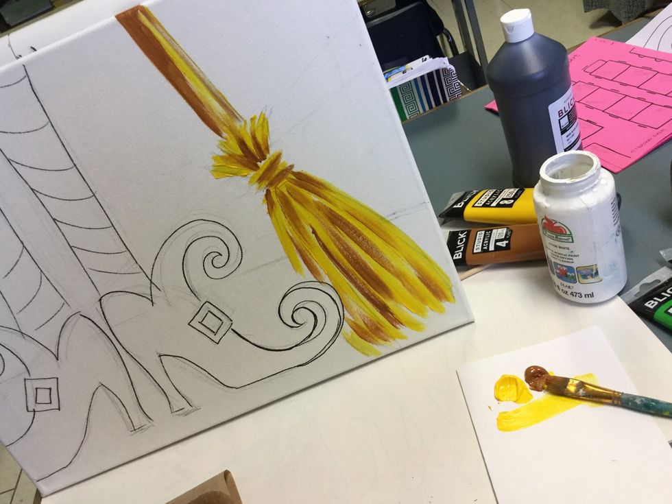 Add a few strokes of the brownish color.