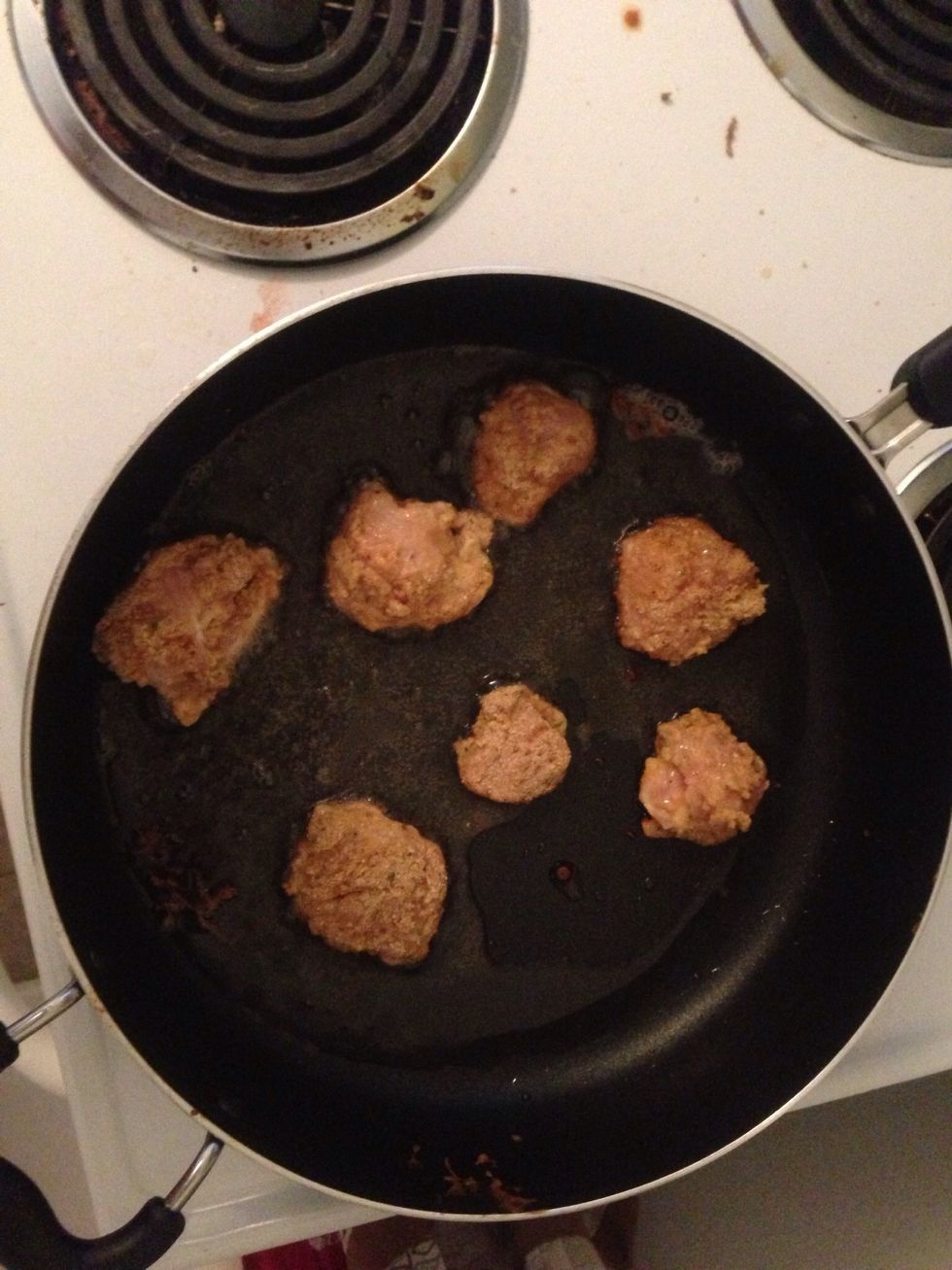 Add a generous amount of vegetable oil to a frying pan and turn the burner on medium. Be careful with this kind of deep frying, if the pan gets too hot the oil sparks like fireworks! :s