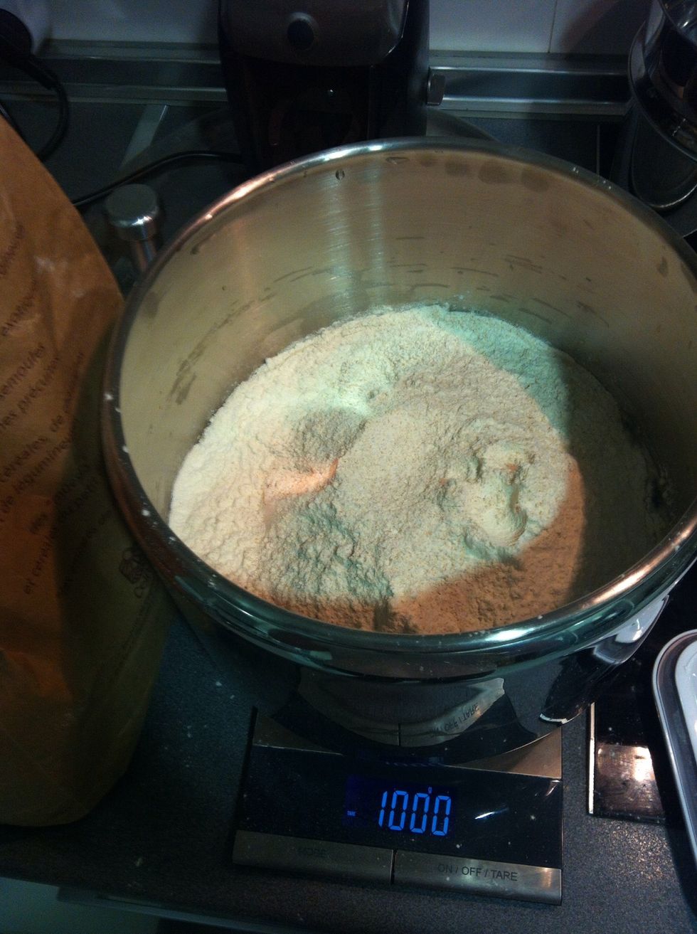 Add a kilo of flour: 900g white and 100g wheat