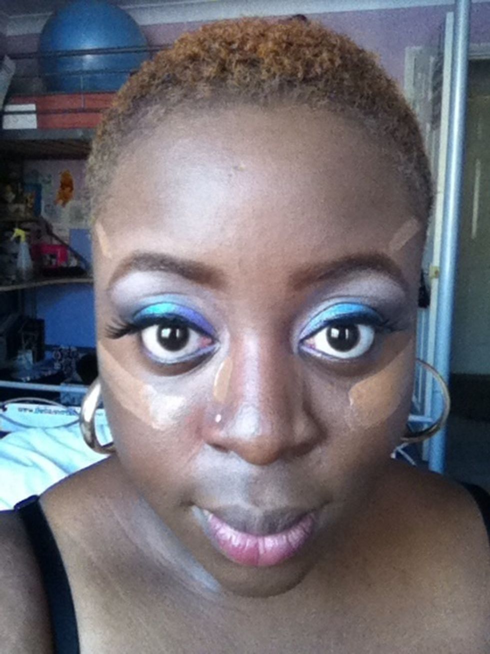 Add a lighter shade on upper cheek bones, nose and forehead, to contour and blend!