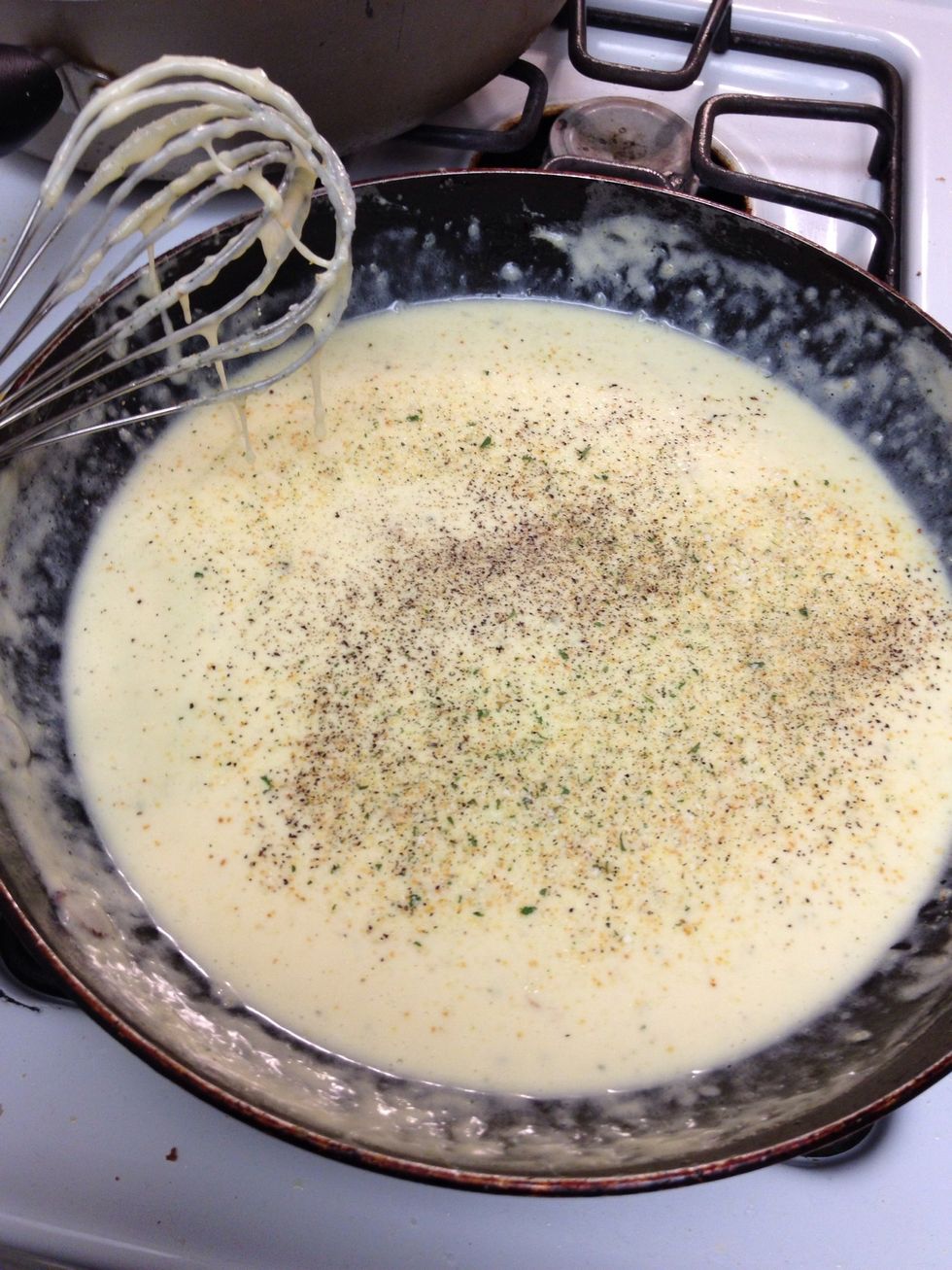 Add a little more pepper and a dash of garlic salt, whisk again and it is all ready!