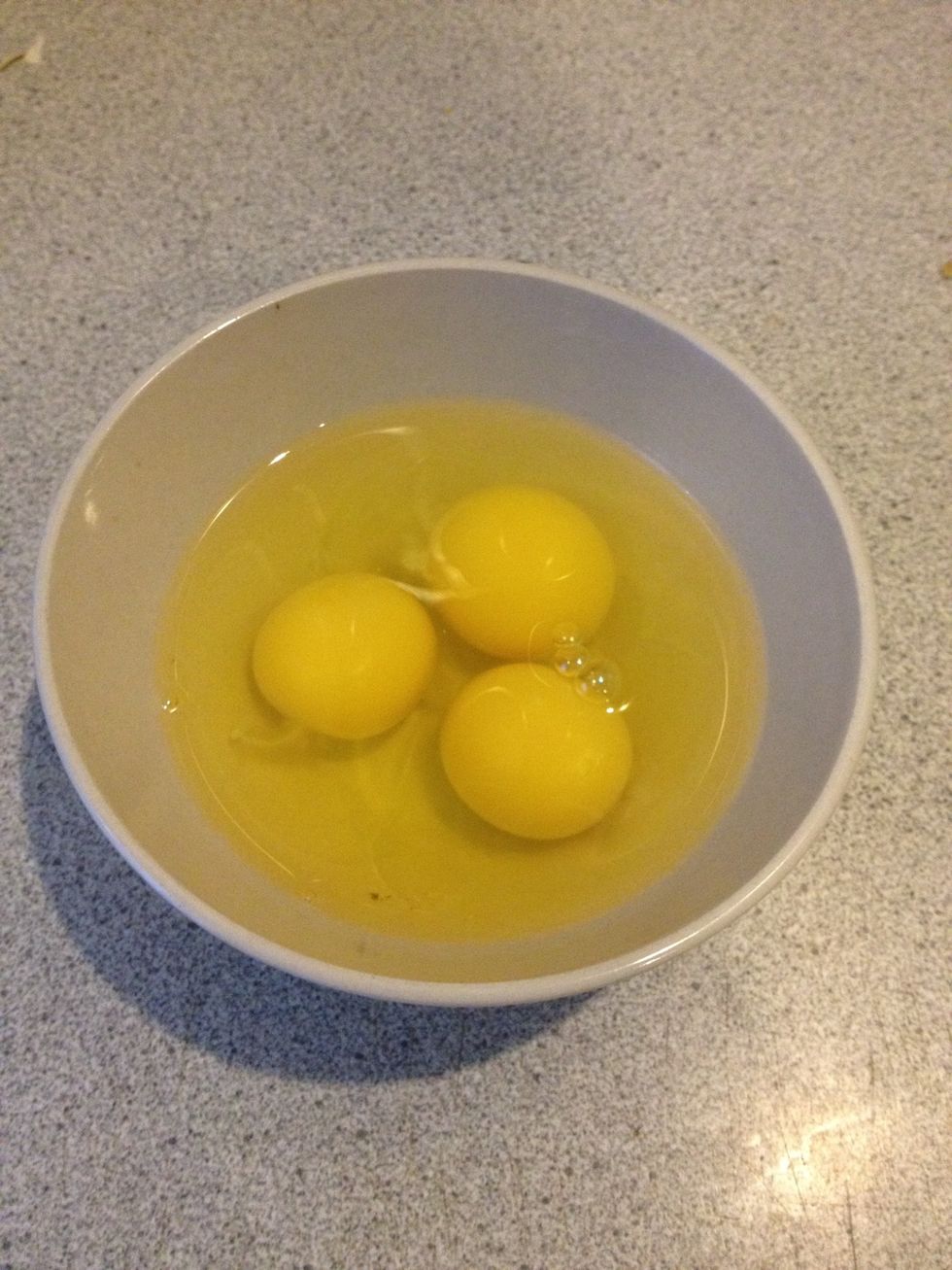 Add a pinch of sea salt to the eggs and whisk them smooth.