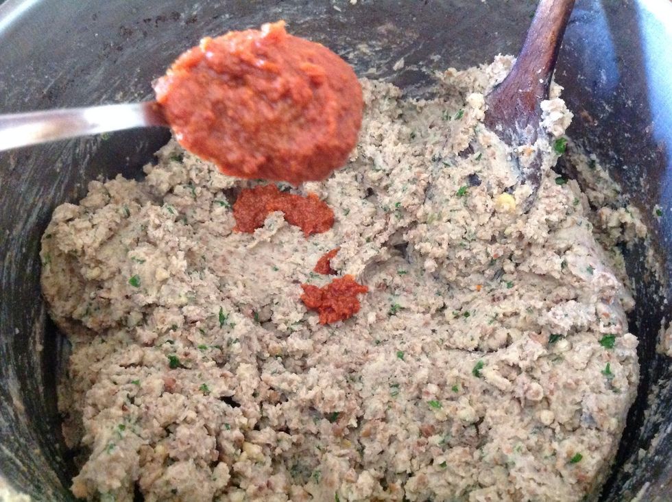 Add a tablespoon of red pepper paste. Mix everything well