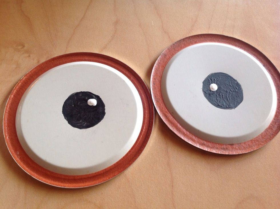 Add a white eyeball highlight, let dry.