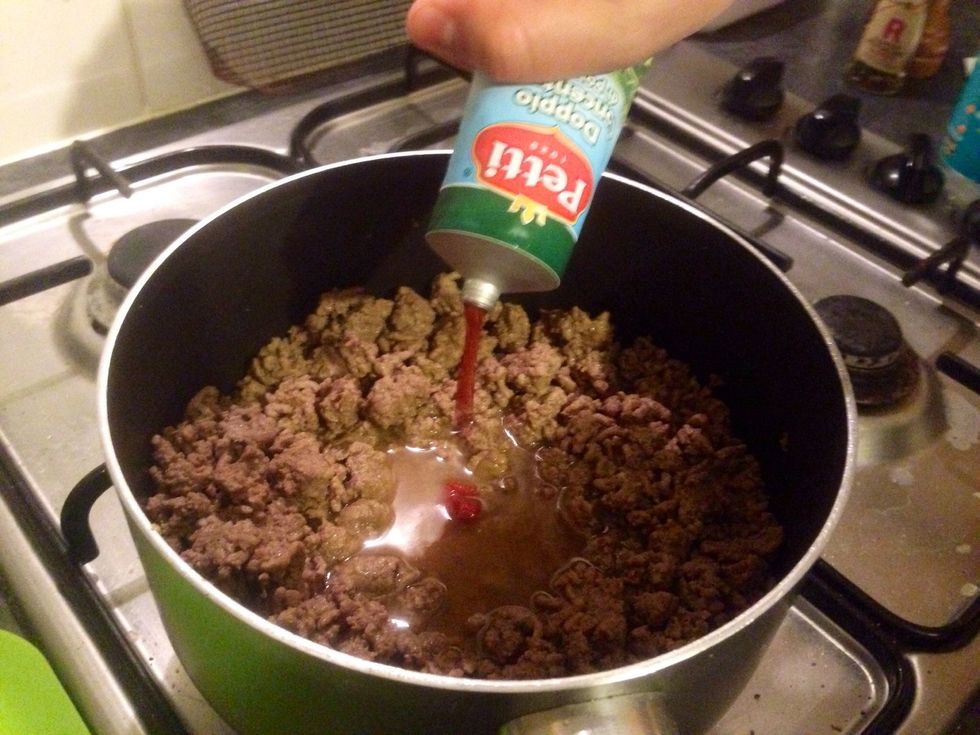 Add about 2 tbsp of tomato pur\u00e9e and mix