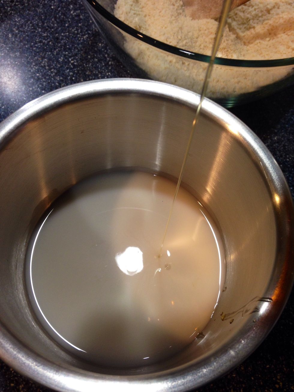 Add all wet ingredients(Agave nectar, nondairy milk and vanilla extract) into a separate bowl.