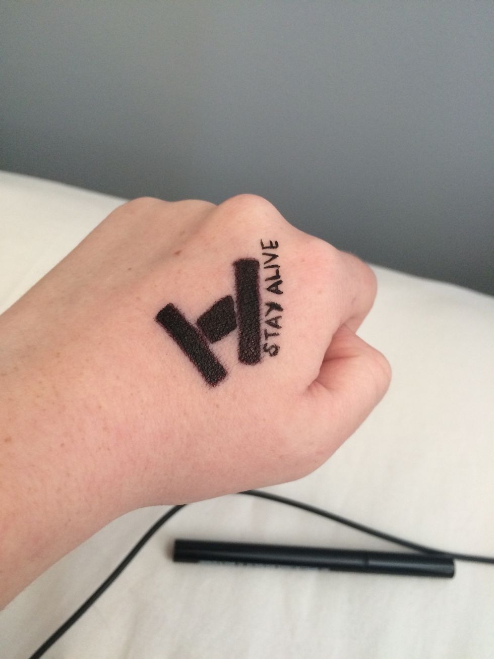 add any other small details with the eyeliner:)