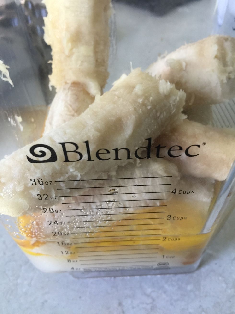 Add banana, vanilla extract, sugar, eggs, and vegetable oil to Blendtec.