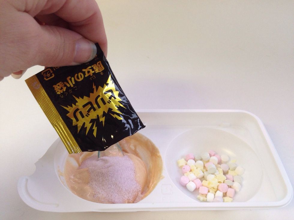 Add Black and Gold Packet Crackling mix to Left Side-These make your mix Pop-Rock-y