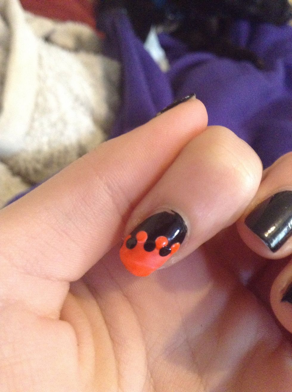 Add black dots between the orange
