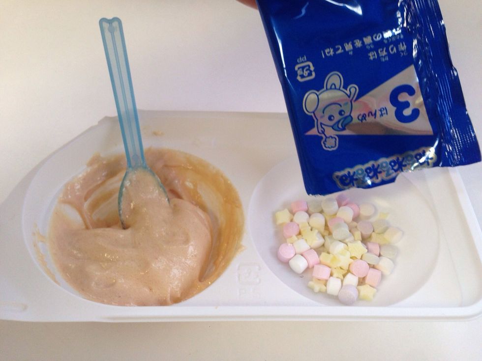 Add Blue Packet #3 to Right side of Tray-These are the crunchy dipping goodies that make it cute'