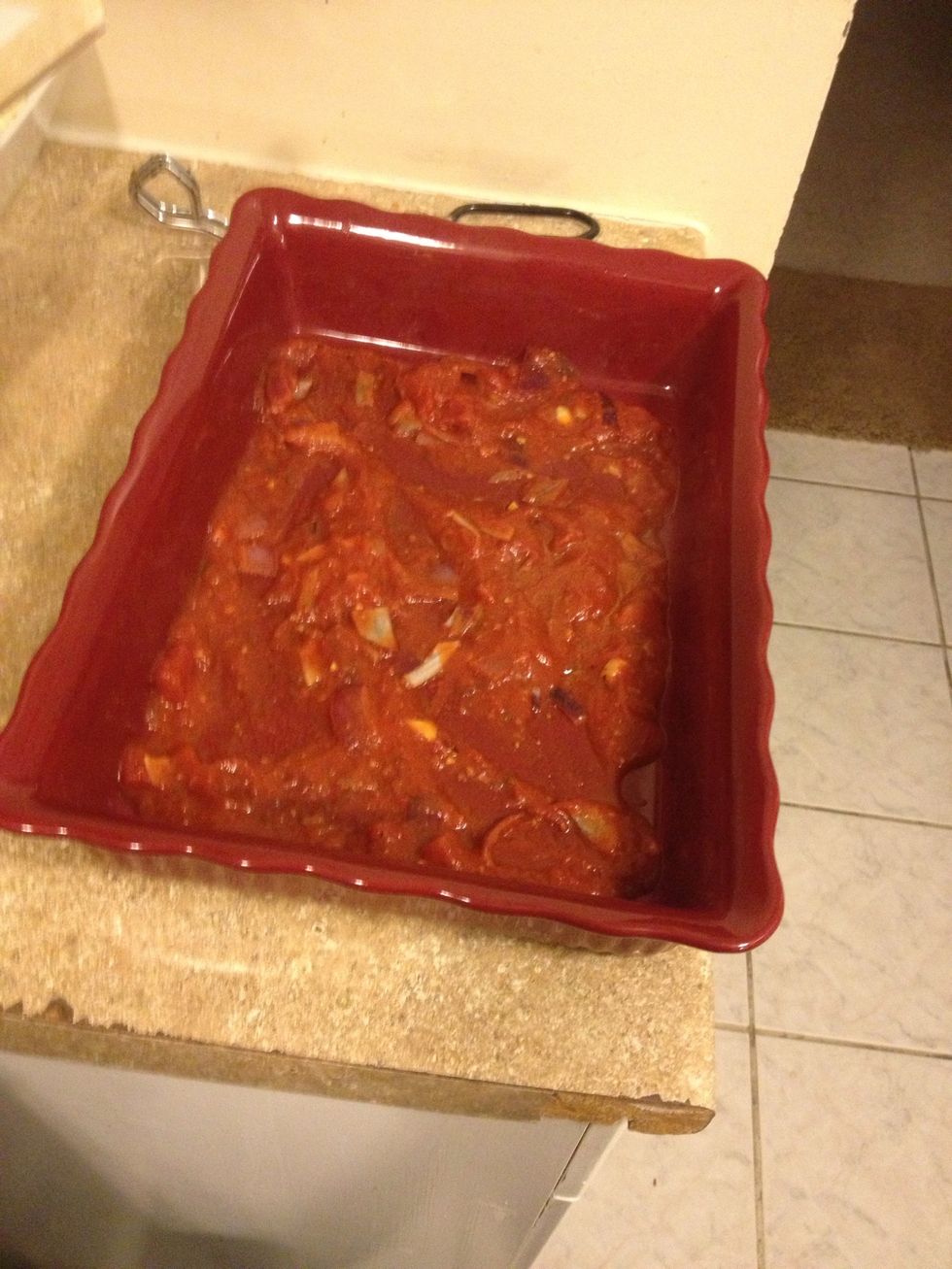 Add bottom layer of marina sauce