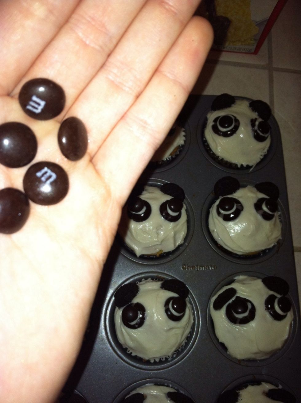Add brown m&ms for the eyes