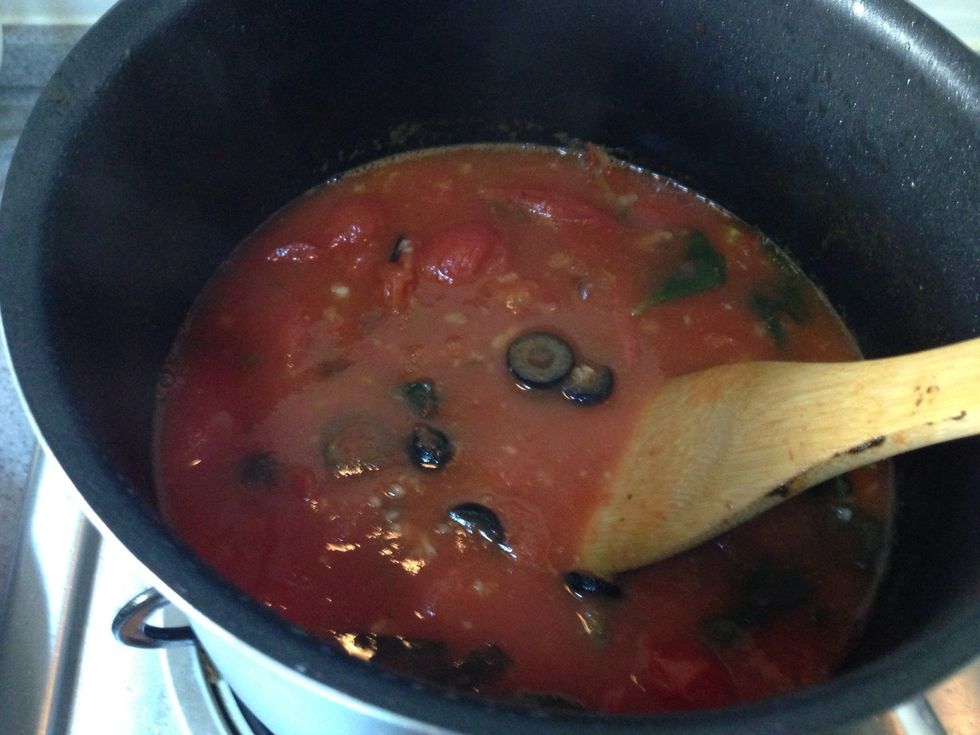 Add Capers, black olive, anchovy. Soft fire, 1H(Until thickened)