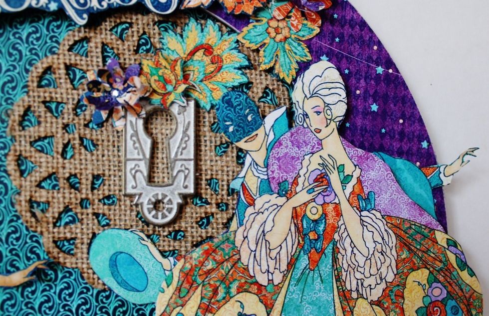 Add Chic Key Hole to top of burlap doily.