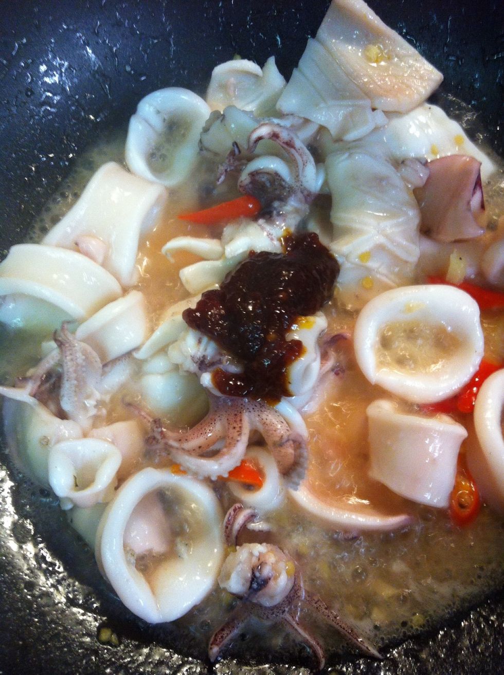 Add chili paste, oyster sauce, light soy sauce