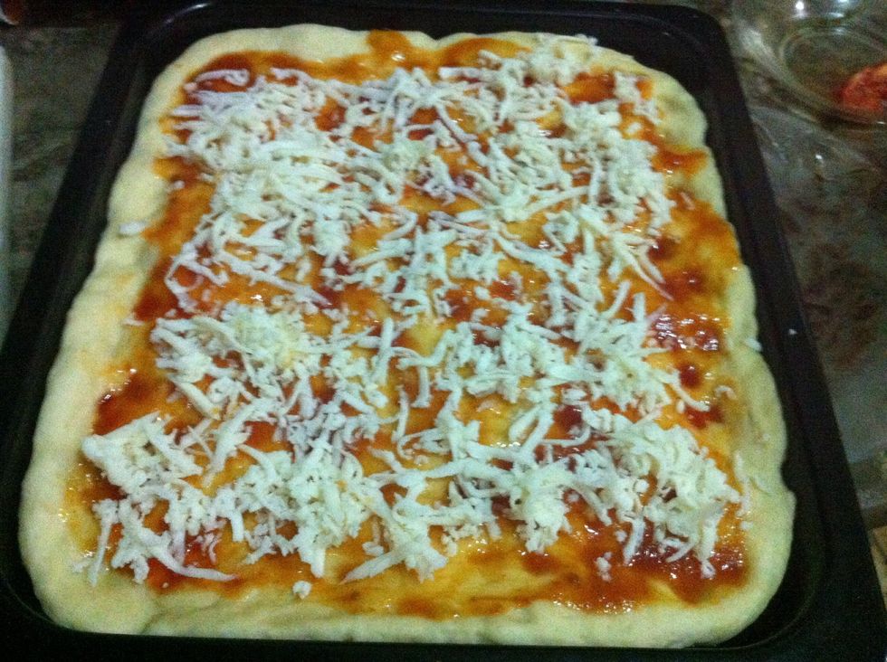 add chilli sauce as shown in my other guide and then add cheese