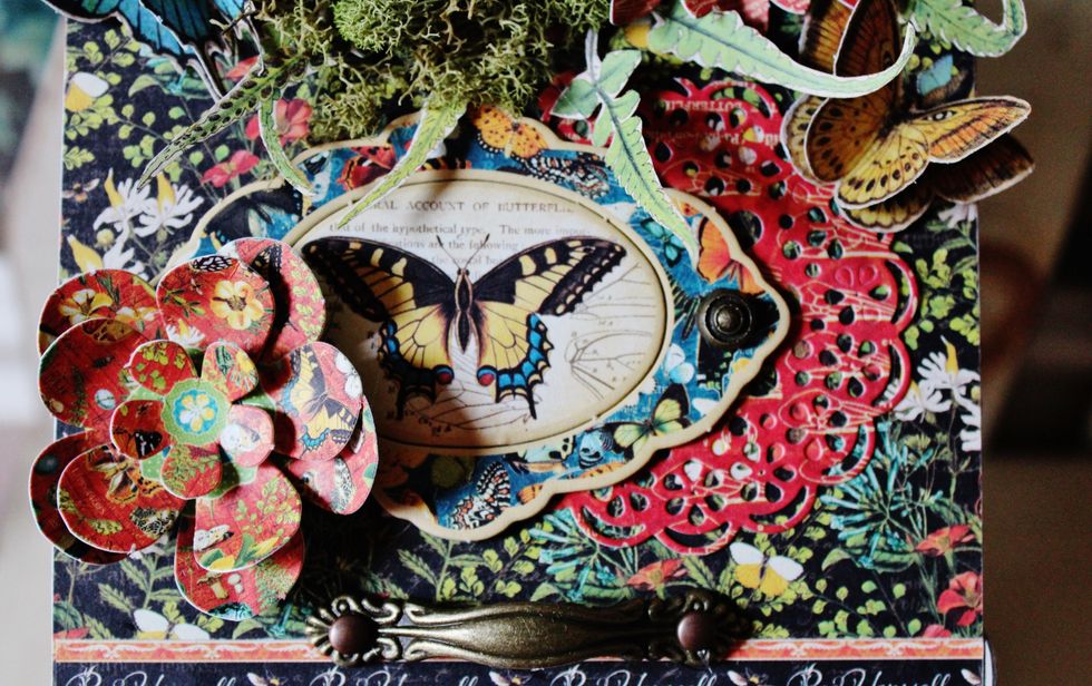 Add chipboard to top of birdhouse.