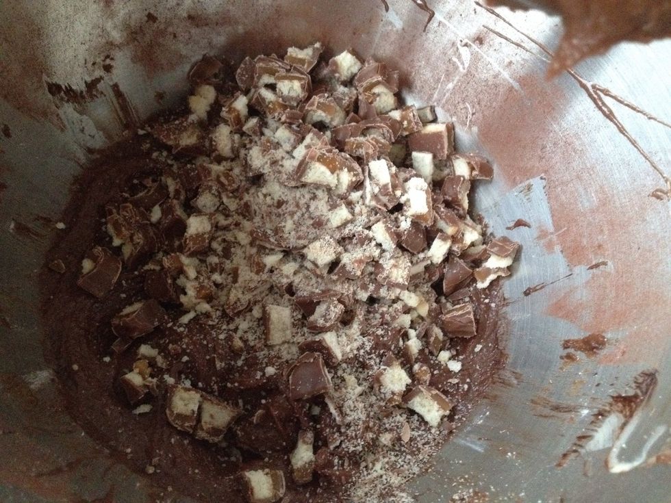 Add coarsely chopped twix