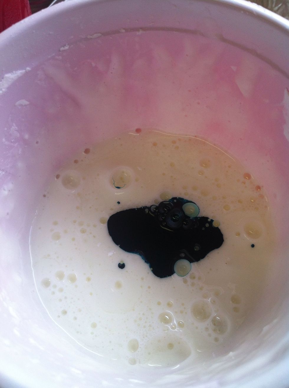 Add coloring till desired color.... I used 20 drops. :)