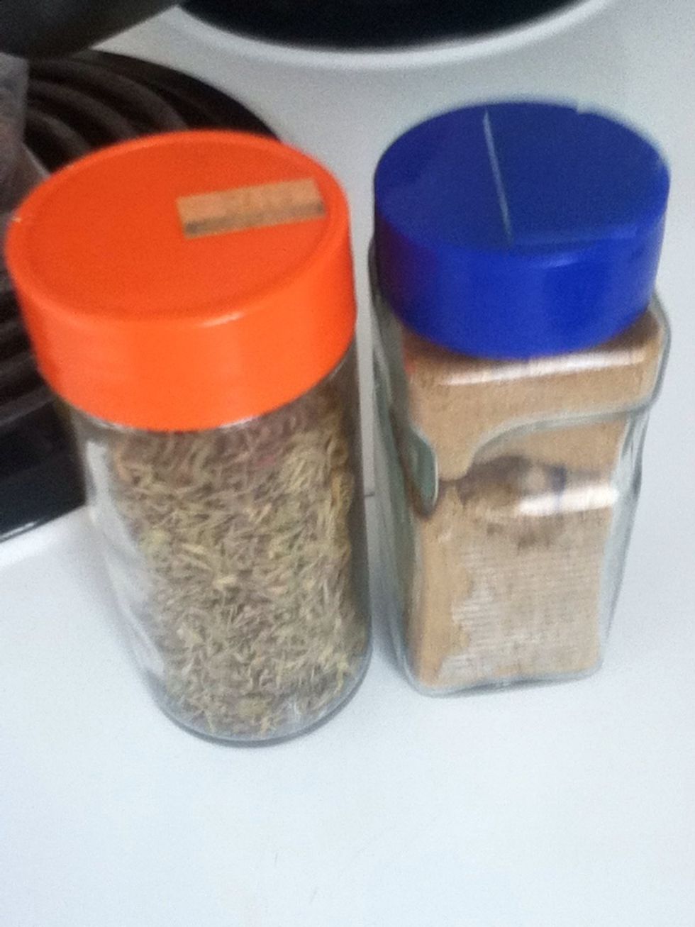 Add cumin and thyme. This step is facultative and you can put every spices you want