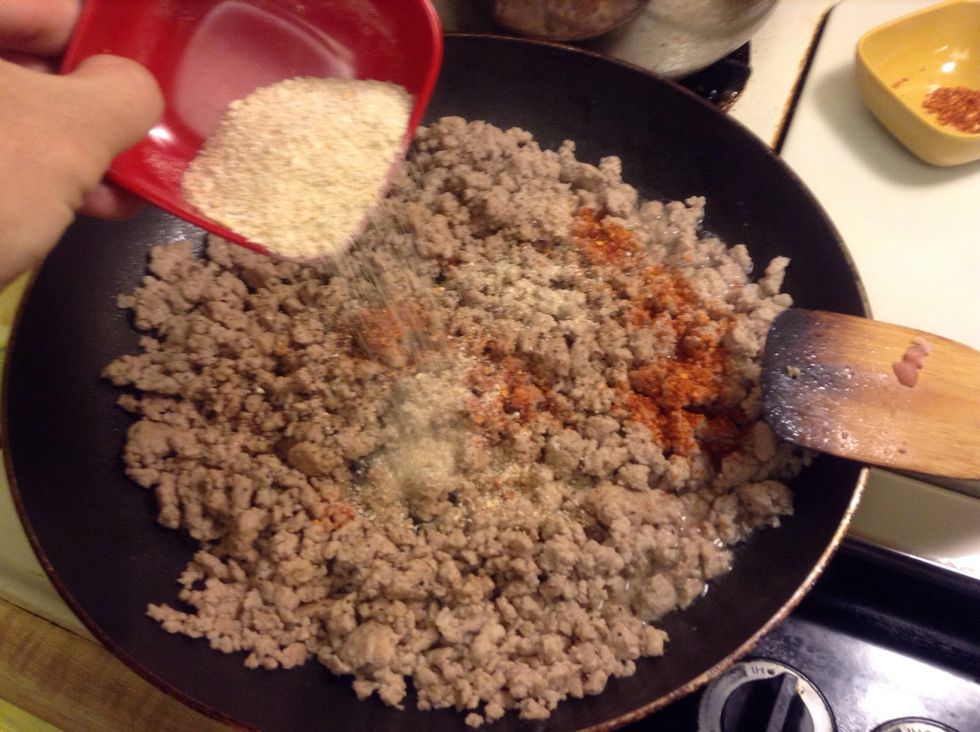 Add dried rice powder.