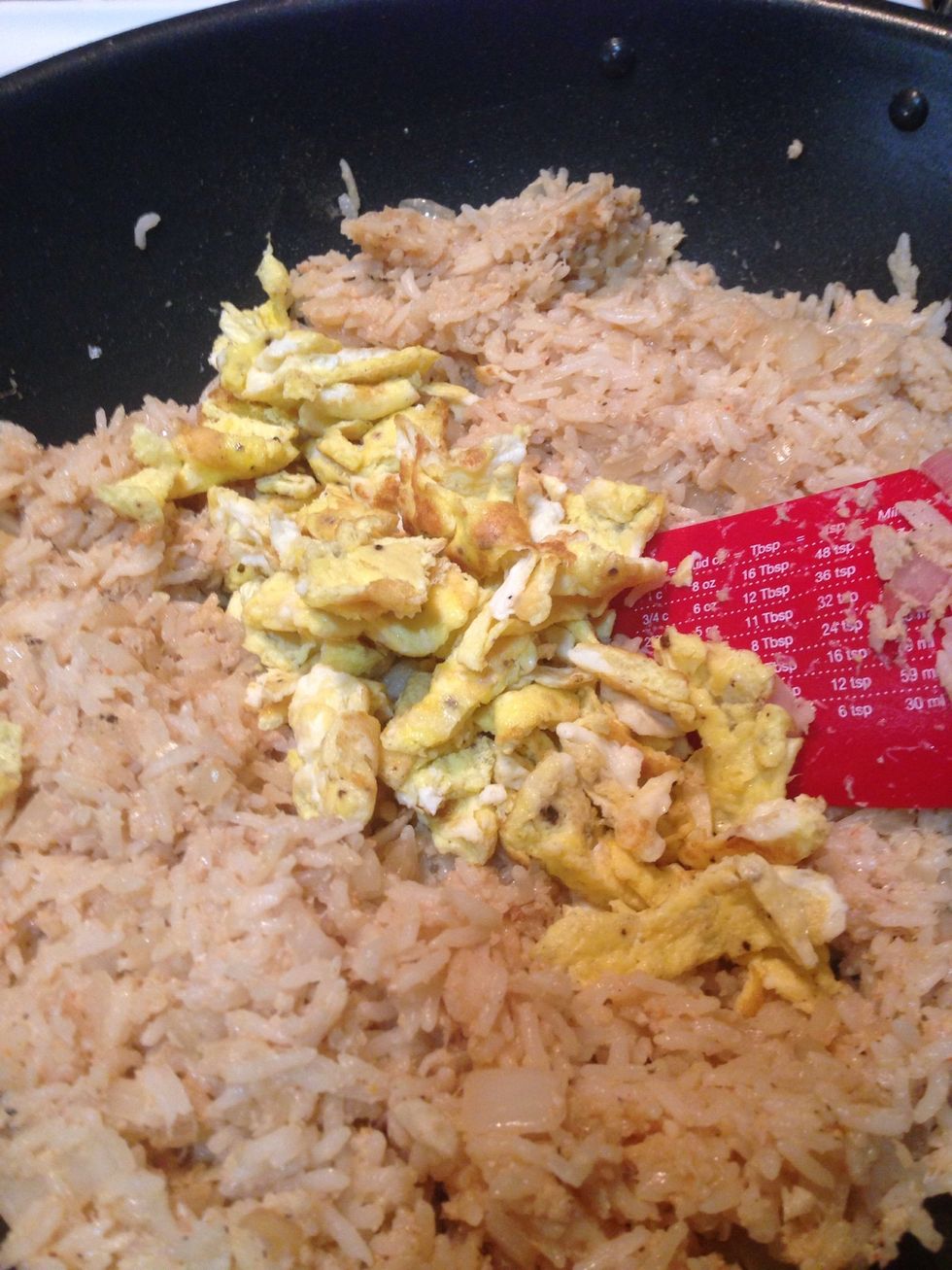 Add egg and corn, mix everything well.