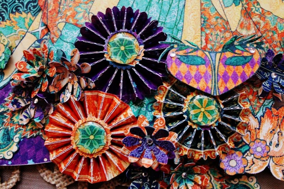 Add fussy cut mask to top.