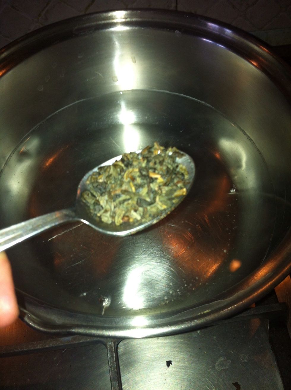 add green tea leaves