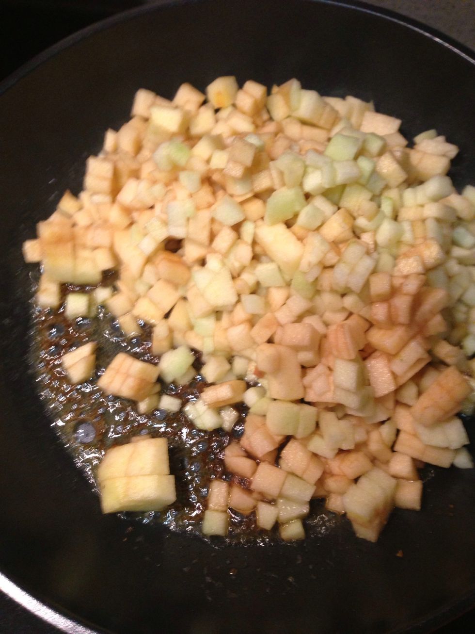 Add half of the apple and cook it for 10 min.