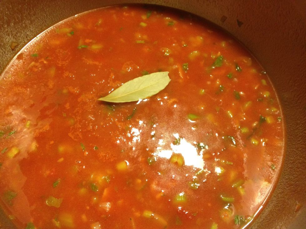 Add hot water and leek. Let it cook 40min