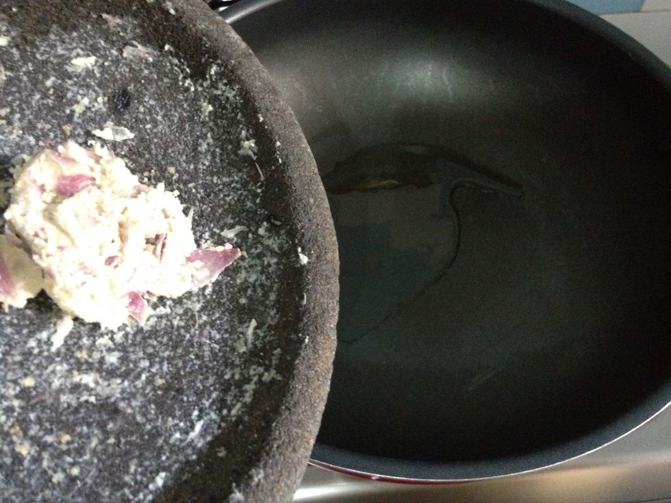 Add in 1 tbsp of oil in a hot pan. Saute the shallots until fragrant
