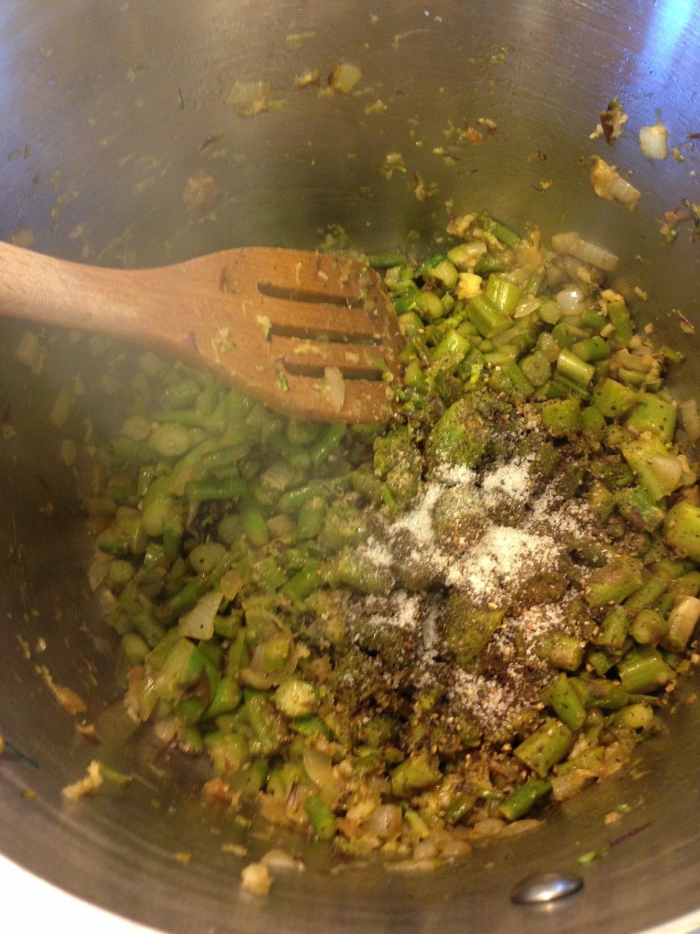 Add in some salt and pepper, here you can also add things to your taste, sometimes I add red pepper flakes or fresh peppers for some kick. Stir and let it cook a few more minutes