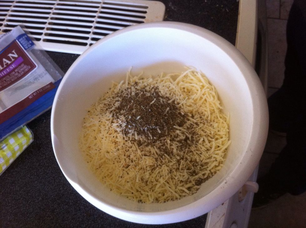 Add in your Italian seasoning \u27a1