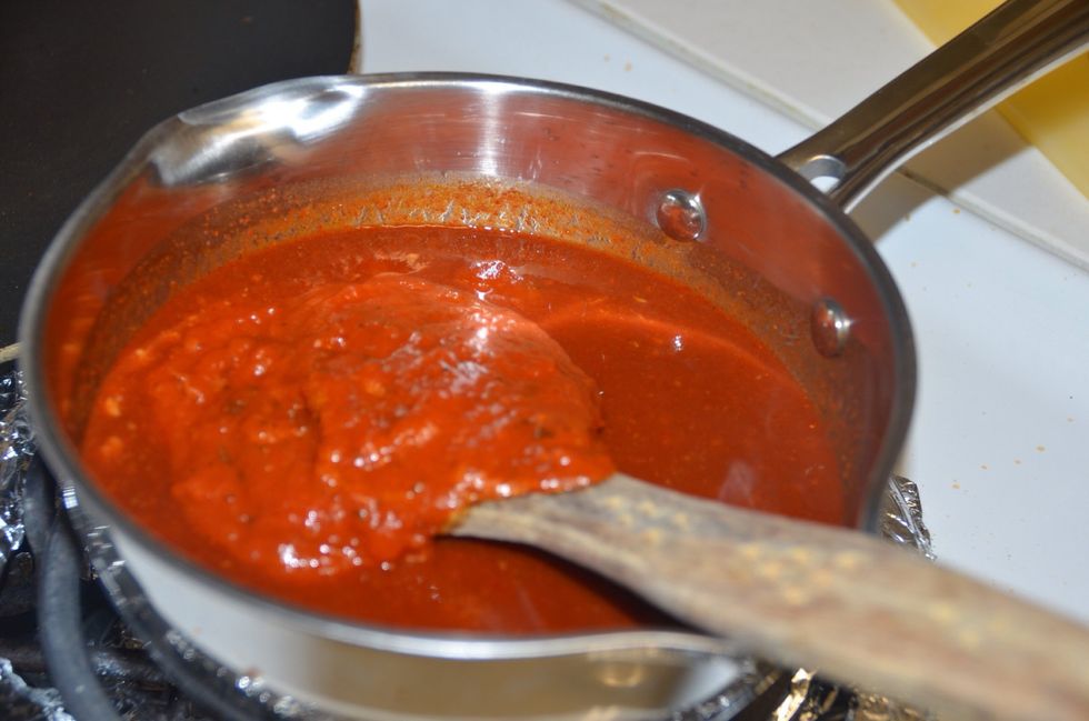 Add marinara sauce and give it a stir.