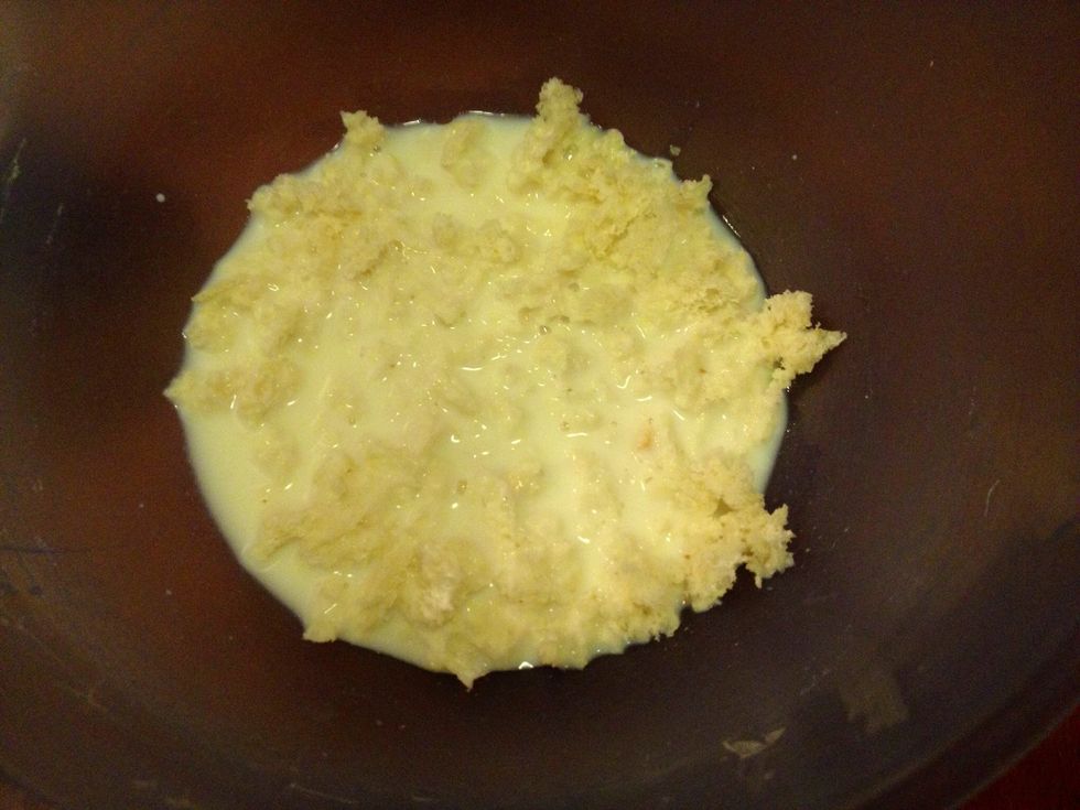 Add milk and let soak for 5 min.